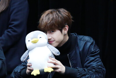 擅长撒娇却是真正的男子汉，虽然不常发脾气，但是格外果决，真的让他生气了是会打坏空调的哦。