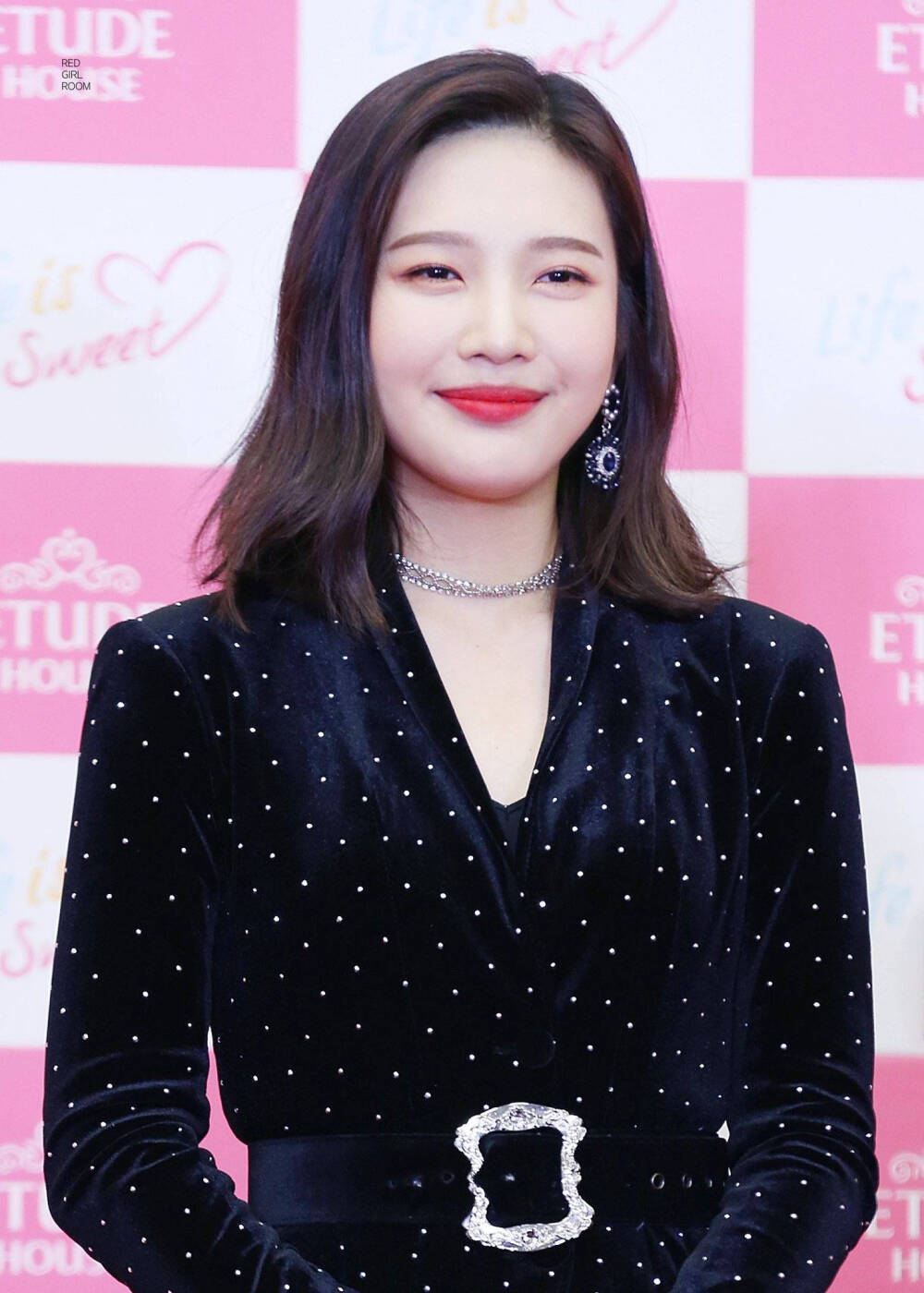 朴秀荣 Joy 朴秀英
Red velvet成员