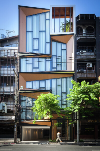 Siri House / IDIN Architects : Completed in 2015 in Bangkok, Thailand. Images by Spaceshift. SIRI is a renovation project of commercial building. It is both a house and an office of jewelry business w…