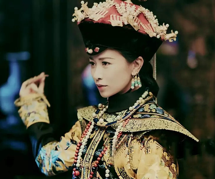 佘诗曼饰娴妃辉发那拉氏