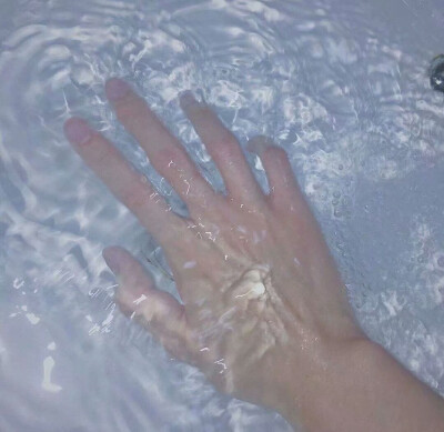 我吻了你城市的风 算不算与你相拥