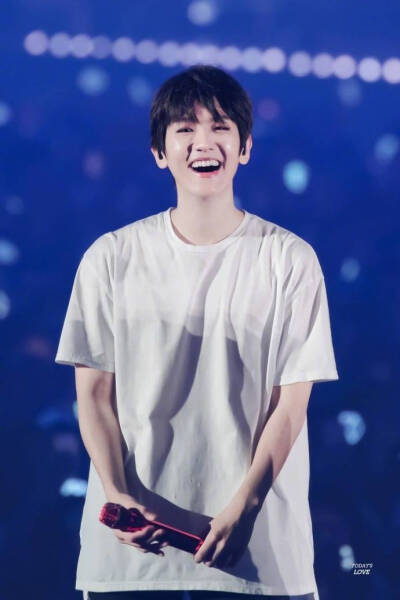 BAEKHYUN 边伯贤