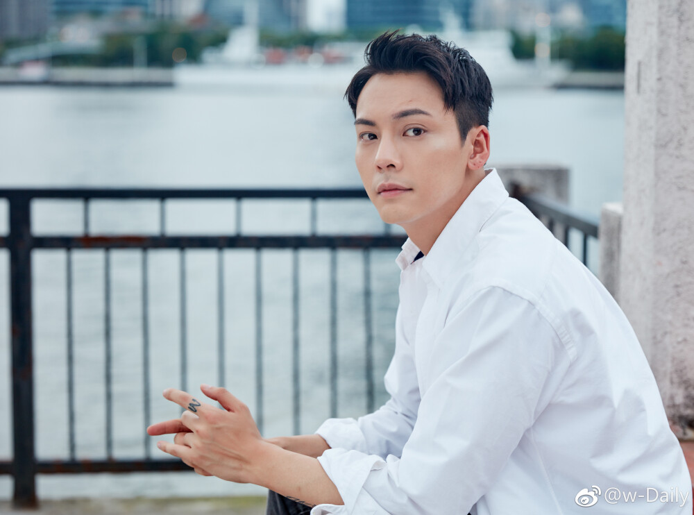 【陈伟霆 William Chan】南方有乔木 时樾 剧照 3437 x 2551 px (图源：微博 @w-Daily weibo.com/6269525799/Gtxvcv5W3)