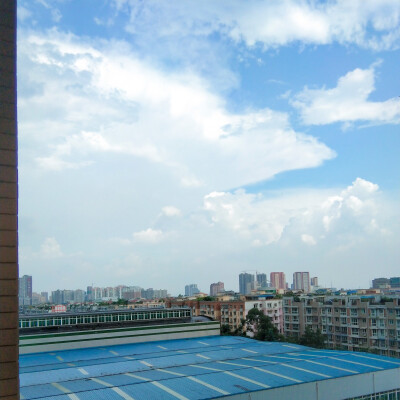 杂图 日常 天空 闺房外 晴天雨 城市