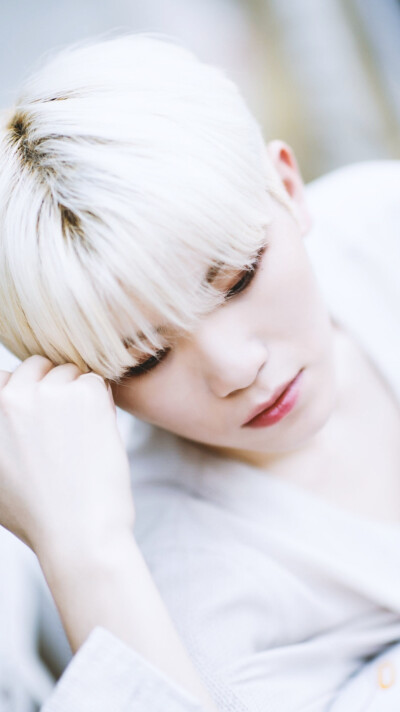 李知勋（WOOZI）