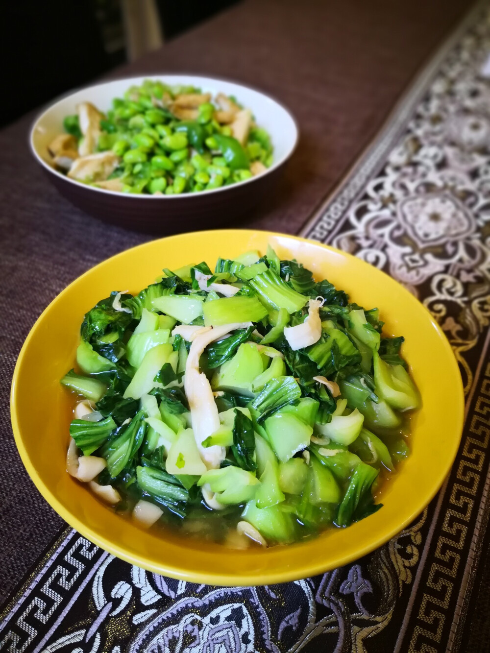 雪菜黄鱼，虾皮青菜白玉菇，青椒毛豆小白干