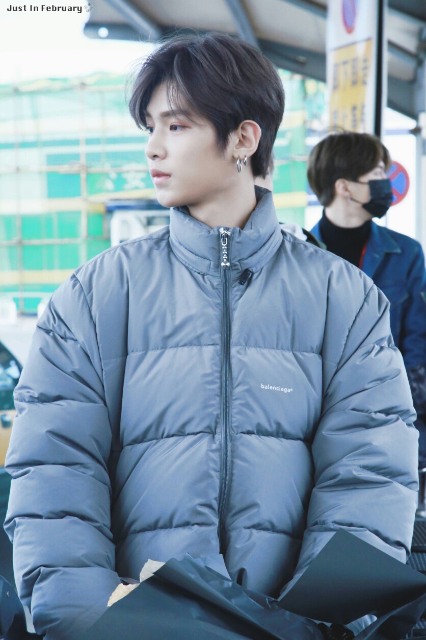 justin黄明昊 今天找到哒 不知道日期啦 很喜欢
图见水印
colorfulDream_tin