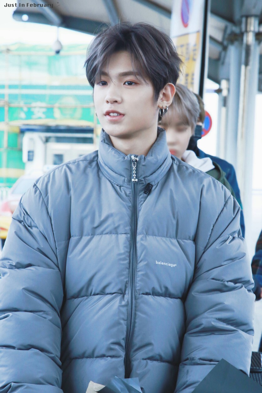 justin黄明昊 今天找到哒 不知道日期啦 很喜欢
图见水印
colorfulDream_tin