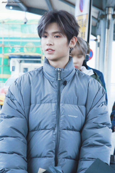 justin黄明昊 今天找到哒 不知道日期啦 很喜欢
图见水印
colorfulDream_tin