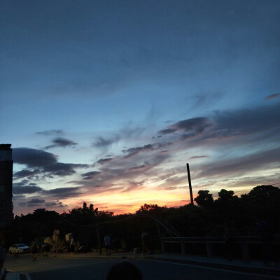 爱就像蓝天白云