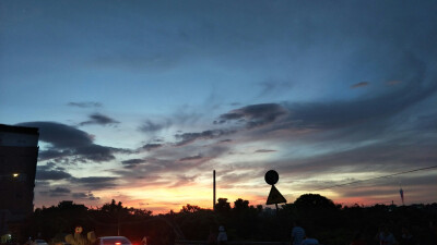 爱就像蓝天白云