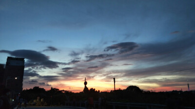 爱就像蓝天白云