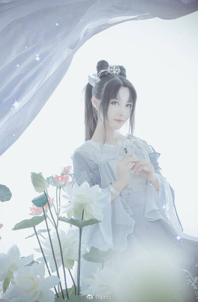 ?天涯明月刀OL #東海移花同人季# #移花少女#
移花明玉冰心少女CN 化妝 后期：?行云
拍攝：@漸近輪回-Echo 