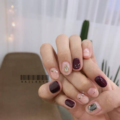 Nail |  blingbiling的光面美甲
为炎热的夏天带来一丝清凉感 ​~ ​​​​