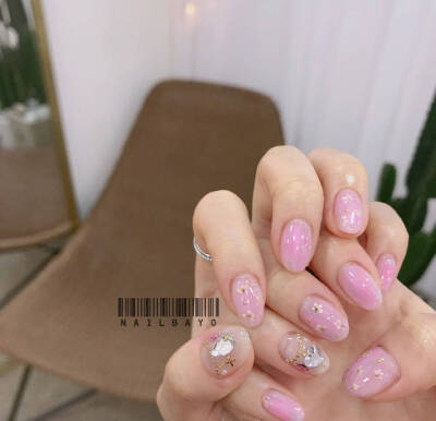 Nail |  blingbiling的光面美甲
为炎热的夏天带来一丝清凉感 ​~ ​​​​