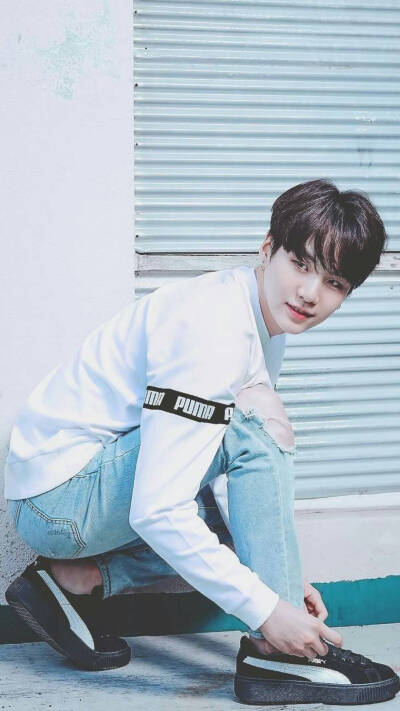 源自b站 by林幼熙
闵玧其 suga 糖爷 危险的男人
要永远开心啊♡