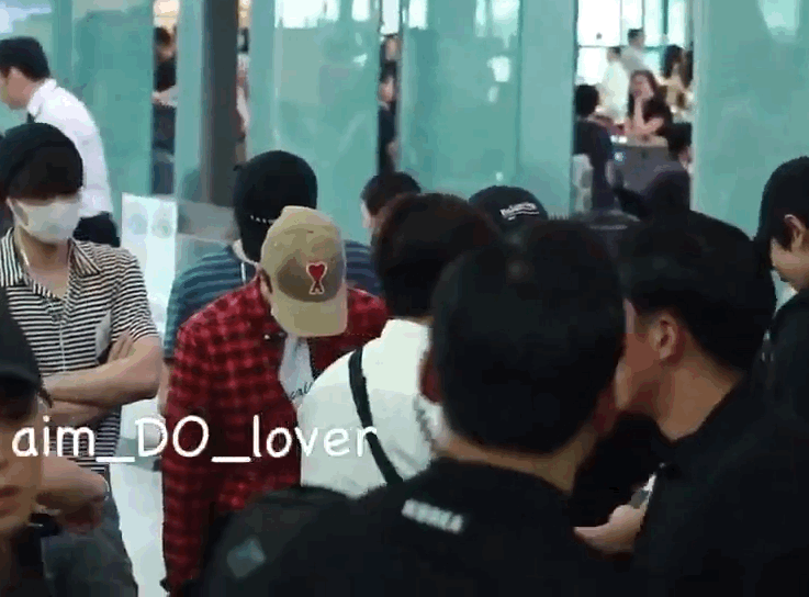 EXO 灿白 朴灿烈 边伯贤 动图 GIF