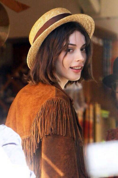 Charlotte Kemp Muhl 