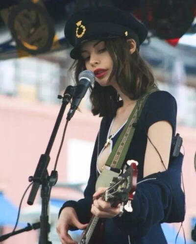 Charlotte Kemp Muhl