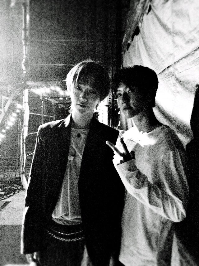 边伯贤 【边伯贤】 @baekhyunee7 180729 Yesung Twitter update 伯贤 / 伯声 ✌ #smtown / 剪刀手妖精 ​​​​