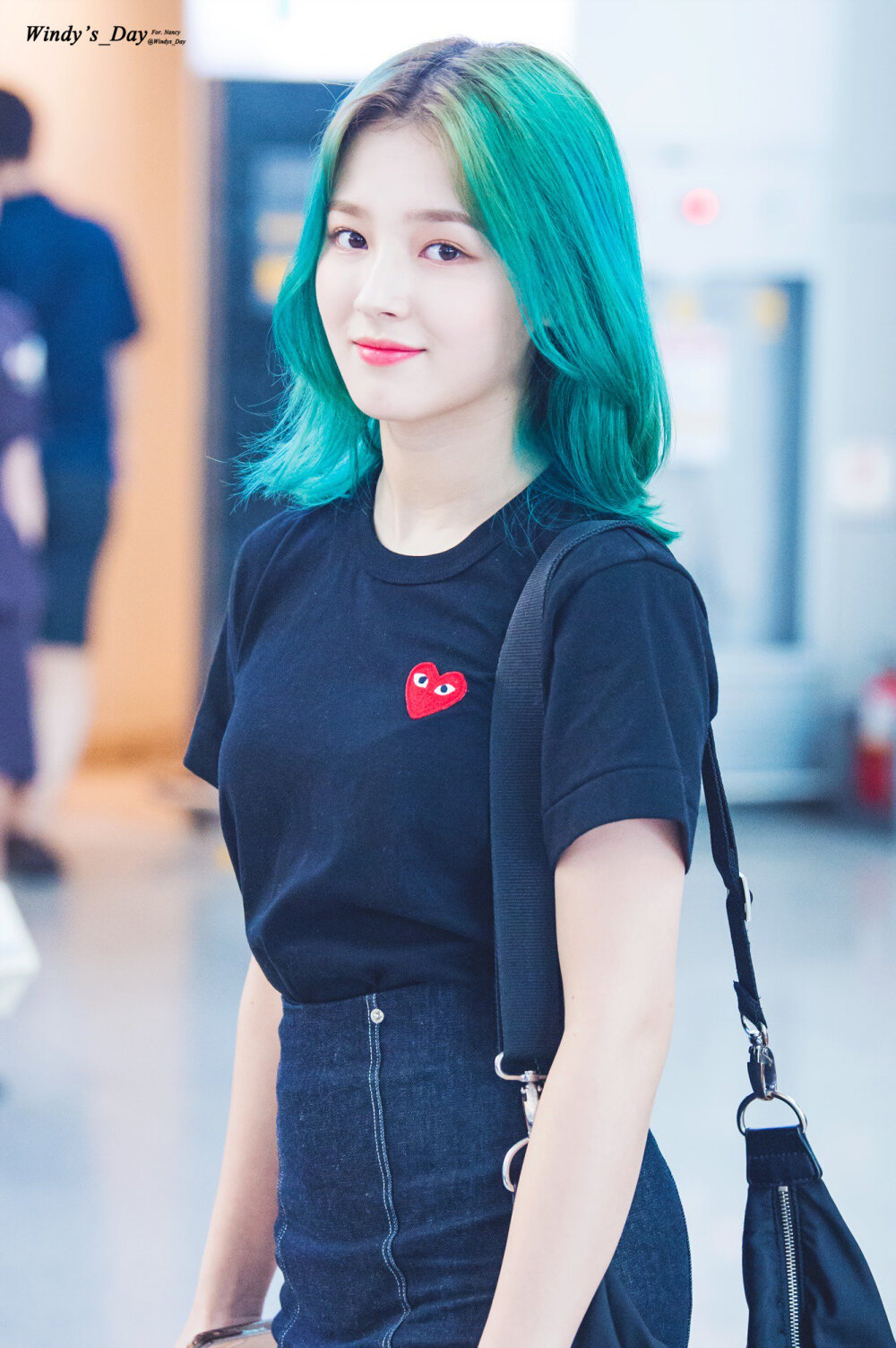 MOMOLAND Nancy 李承利