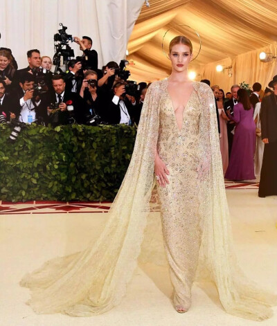 Rosie HW：“Met Gala 2018”
