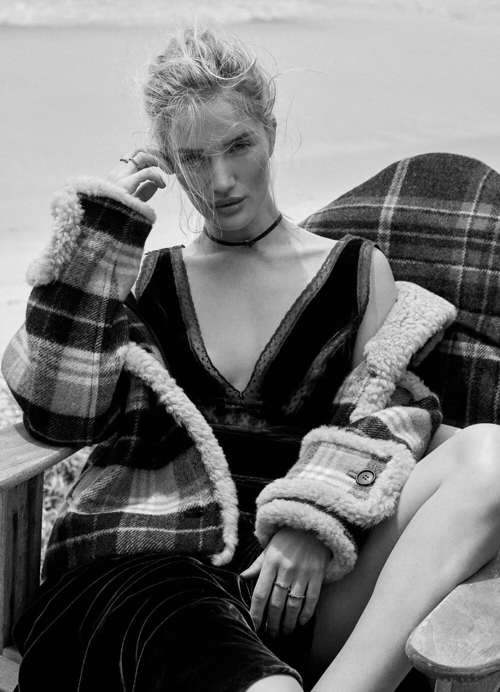 Rosie Huntington-Whiteley by Darren McDonald for Harper’s Bazaar Australia June 2018
