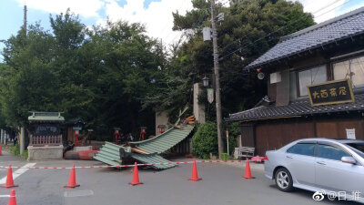 『幸运星』圣地鹫宫神社的鸟居倒塌 ​