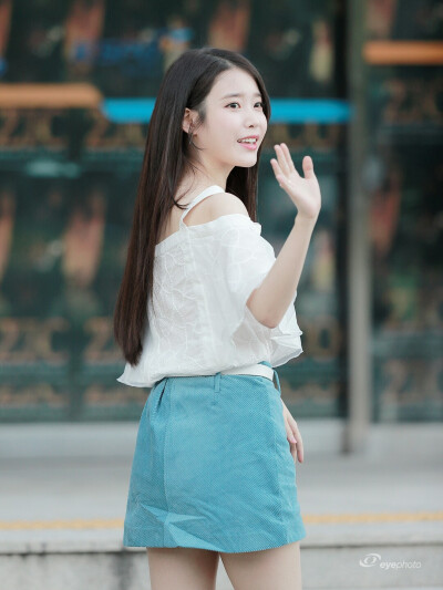 IU 李知恩
cr.eyephoto