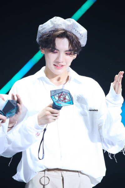 #毕雯珺#
NEX7深圳见面会
这个手灯怎么欺负我家宝宝啊
cr：logo