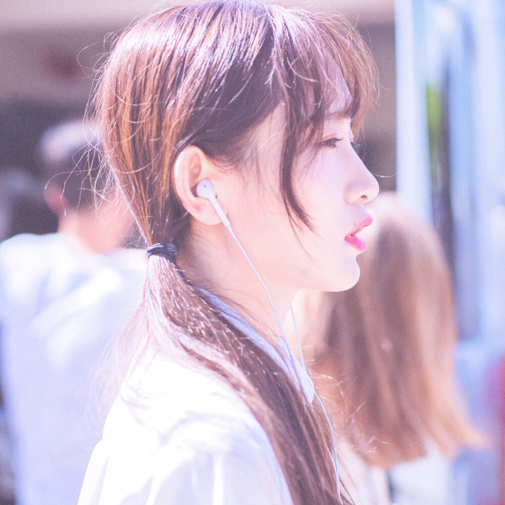 自截爱豆头像by哭