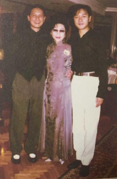 1996年7月3日，白雪仙获香港演艺学院颁授荣誉院士。张国荣、刘培基等好友参加了晚上的庆祝酒会。