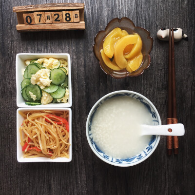 2018.7.28早餐记录：小米粥+土豆丝+黄瓜炒蛋+糖水黄桃