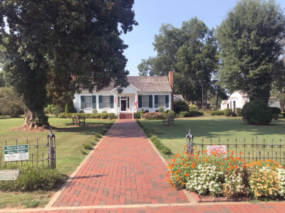 塔斯坎比亚Tuscumbia
Helen Keller’s home
Alabama in my eyes