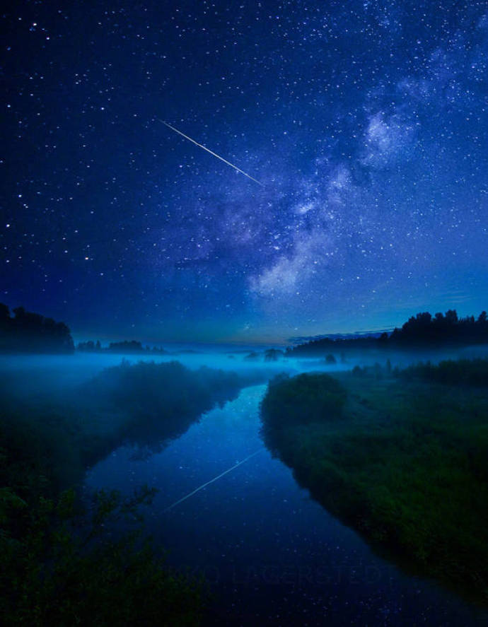 浩瀚星空与人迹的强烈对比，有如梦境一般让观者迷失。| ​芬兰摄影师Mikko Lagerstedt ​​​​