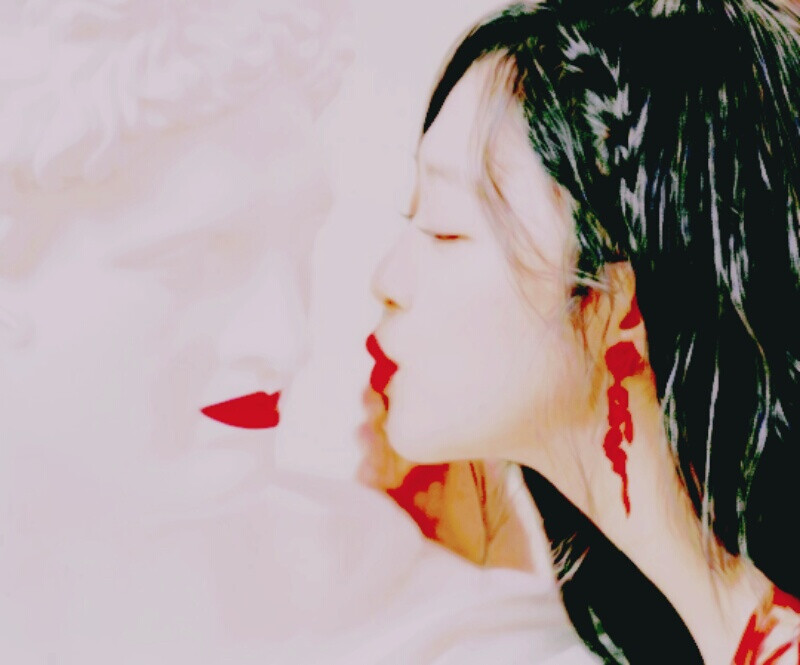 Sulli。