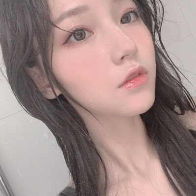 女.自截.zroe.微博