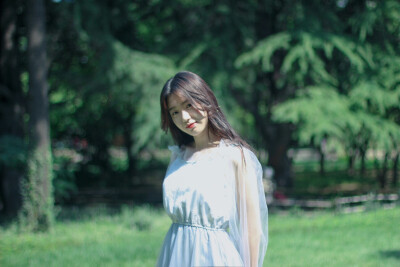 遇到可爱的人呐，街道也好，晚风也罢，都很甜