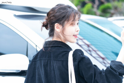 (•̀㉨•́ )✧ ​iu