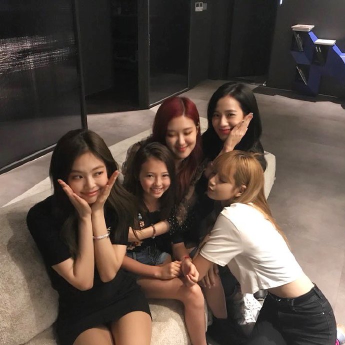 180729 ellagross 更新 blackpink