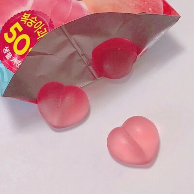 如果我可以少爱你一点 是不是就不会这么深夜不能眠了 可是生活还是要继续啊