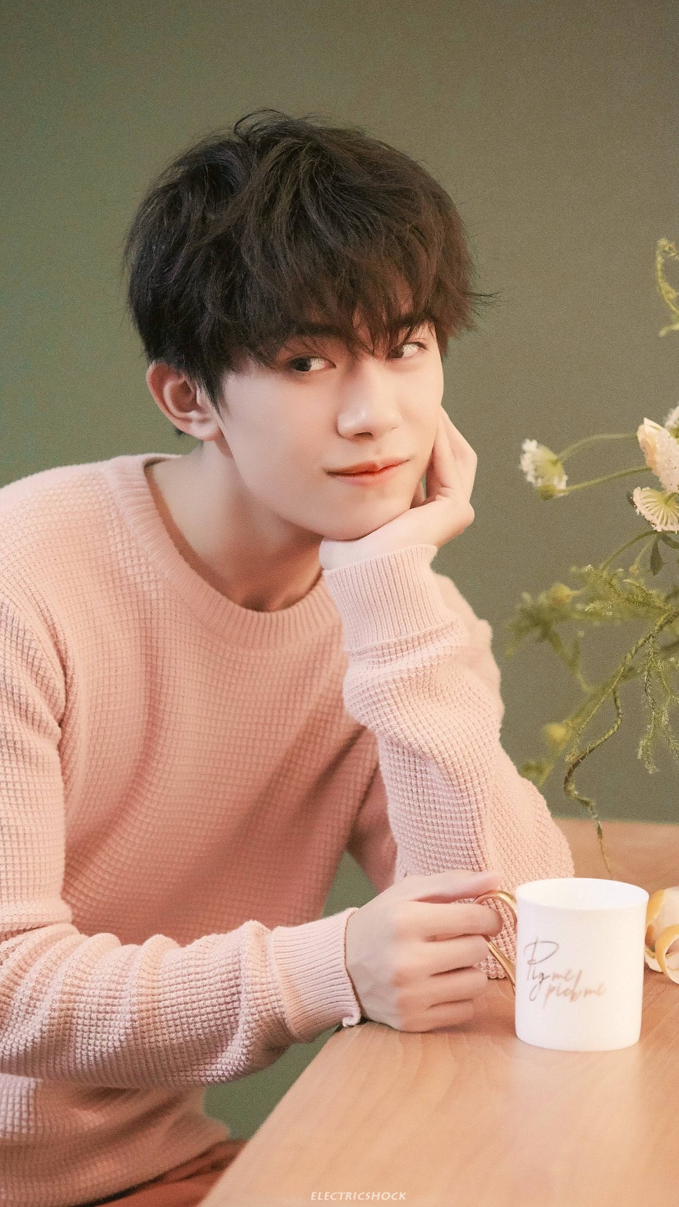 易烊千玺tfboys野兽派代言人野兽派七夕高清帅气