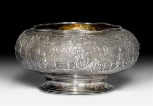 中国 19世纪 浮雕银足碗，落槌价： 3,000 CHF，瑞士Koller2015年亚洲艺术品秋季拍卖会