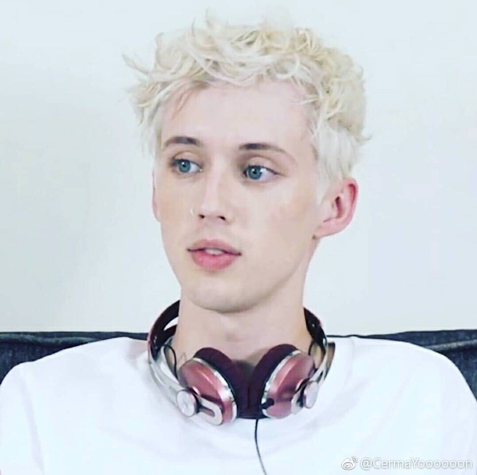 troye sivan.