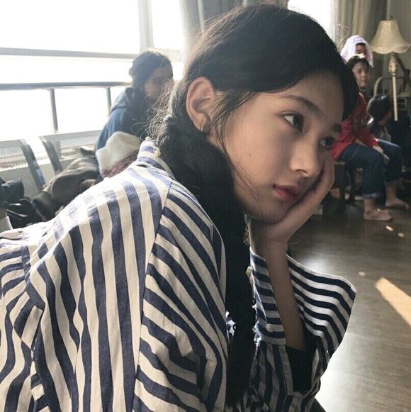 by岚殇 私藏 女头 糊动 网图 ins风 网红 女生头像 暗黑系 高清