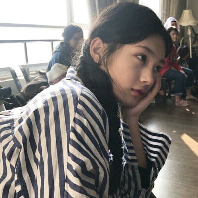 by岚殇 私藏 女头 糊动 网图 ins风 网红 女生头像 暗黑系 高清