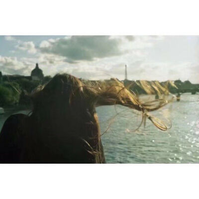 by岚殇 白边 白边女头 女生头像 小清新 森系 网红 网图 高清 长发 唯美 