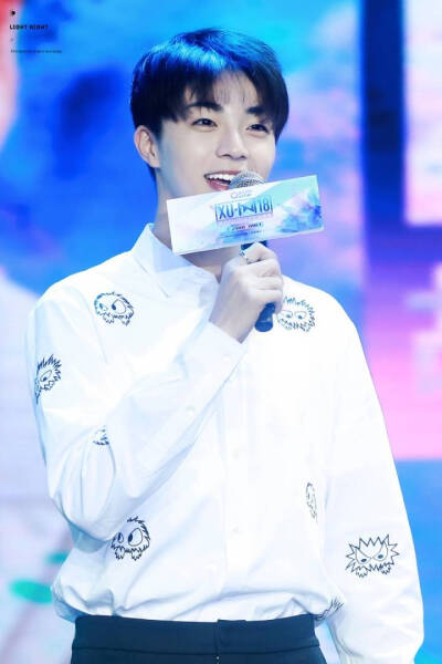 陈立农
胡先煦生日会
cr微博@Light_Night_1003