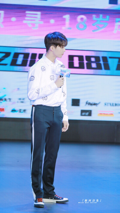 陈立农
胡先煦生日会
cr微博@銀河詩集_立農