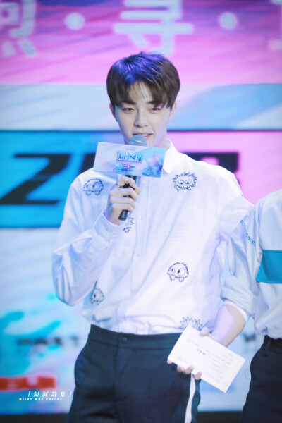 陈立农
胡先煦生日会
cr微博@銀河詩集_立農